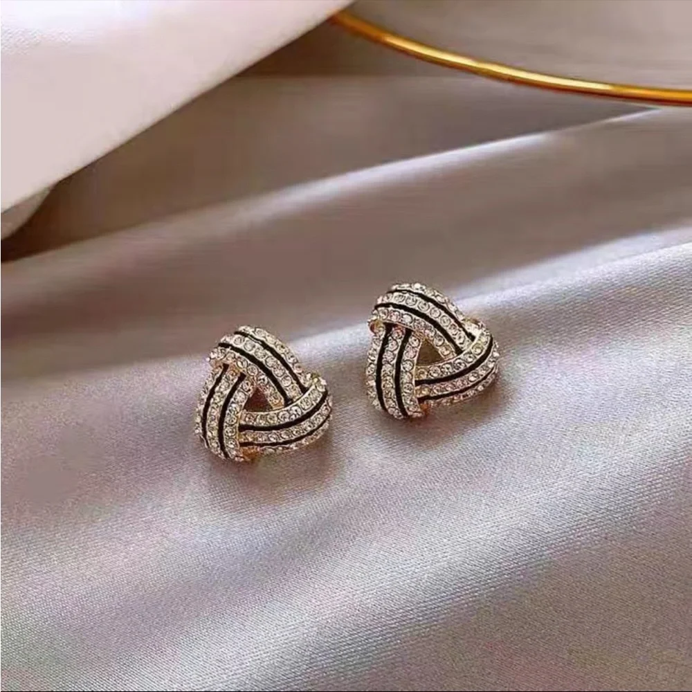 Vintage style elegant geometric-triangle zircon luxury earrings new NWT